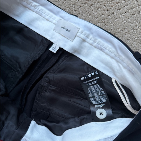 NWOT Aritzia Babaton Carrot Pants in Black Size 6 - Picture 6 of 6